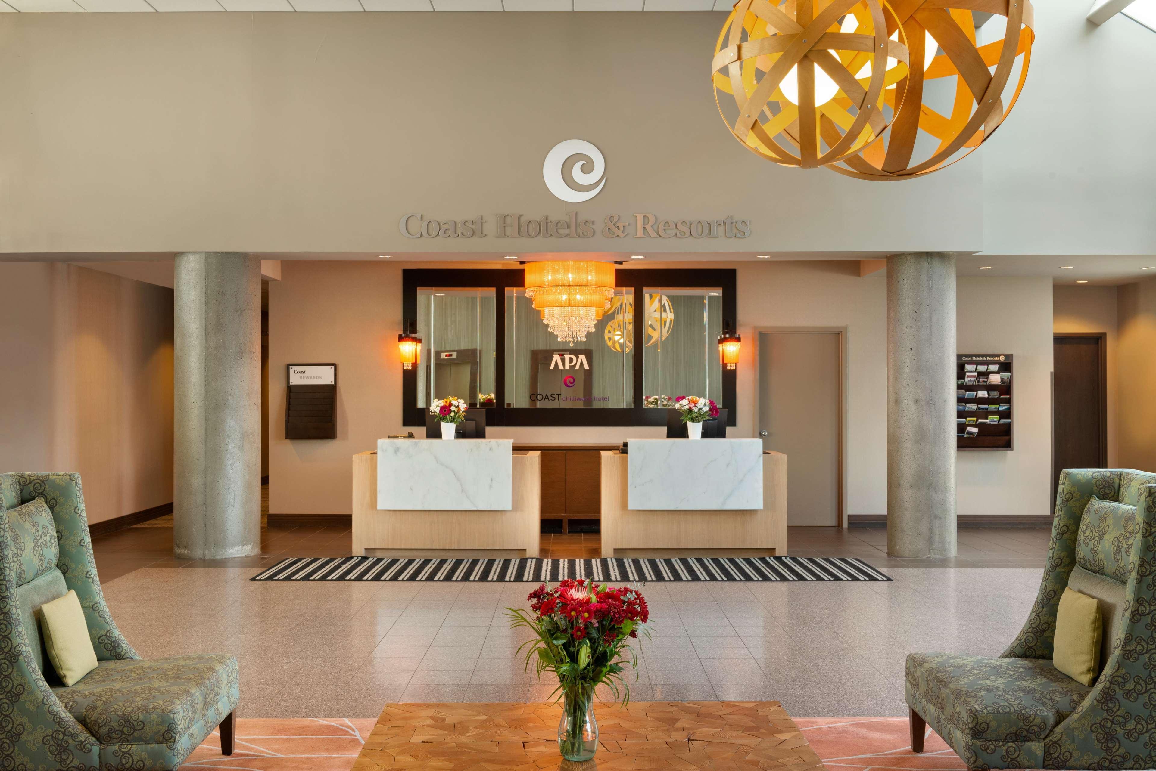 Coast Chilliwack Hotel By Apa Exterior photo