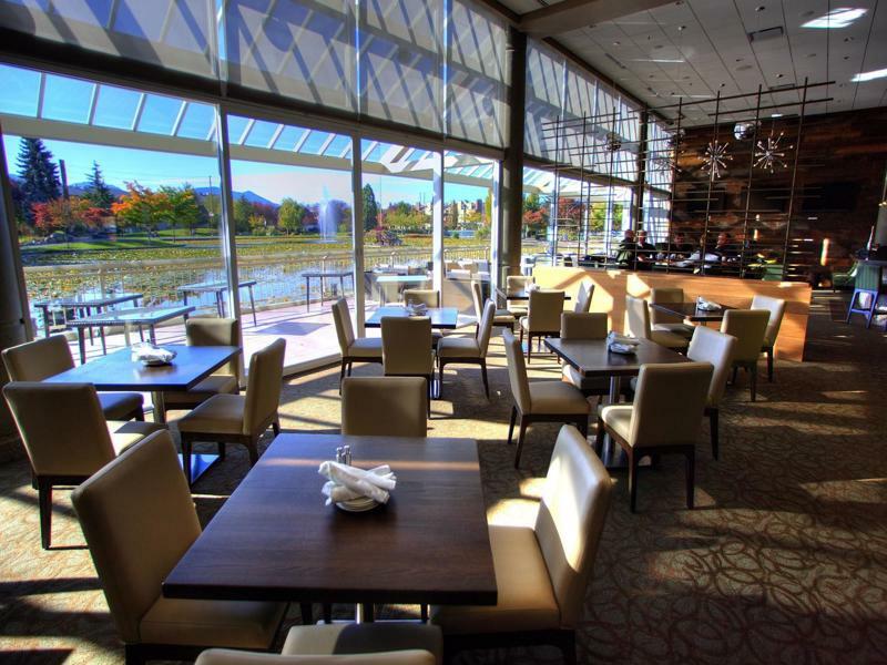 Coast Chilliwack Hotel By Apa Exterior photo